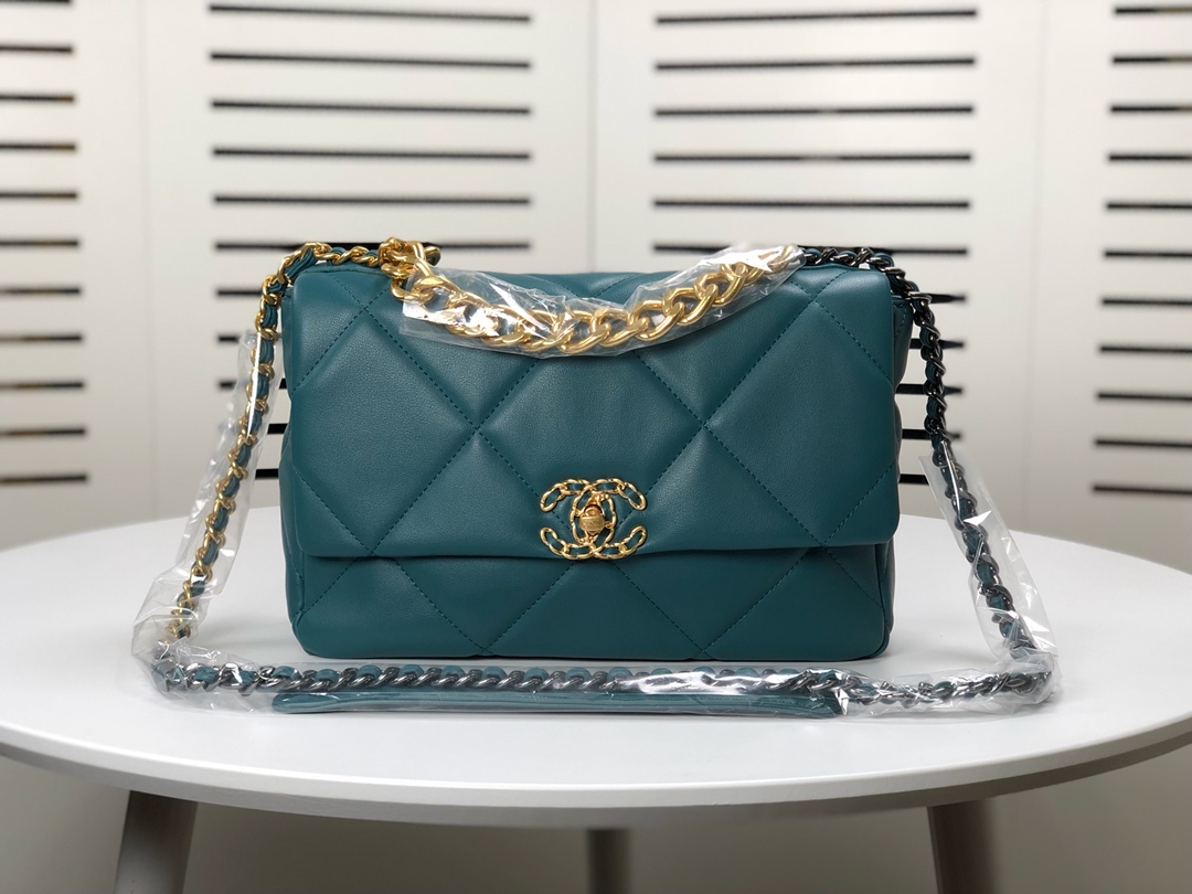 Chanel Lambskin Quilted Medium19 Flap Shoulder Bag Handbag