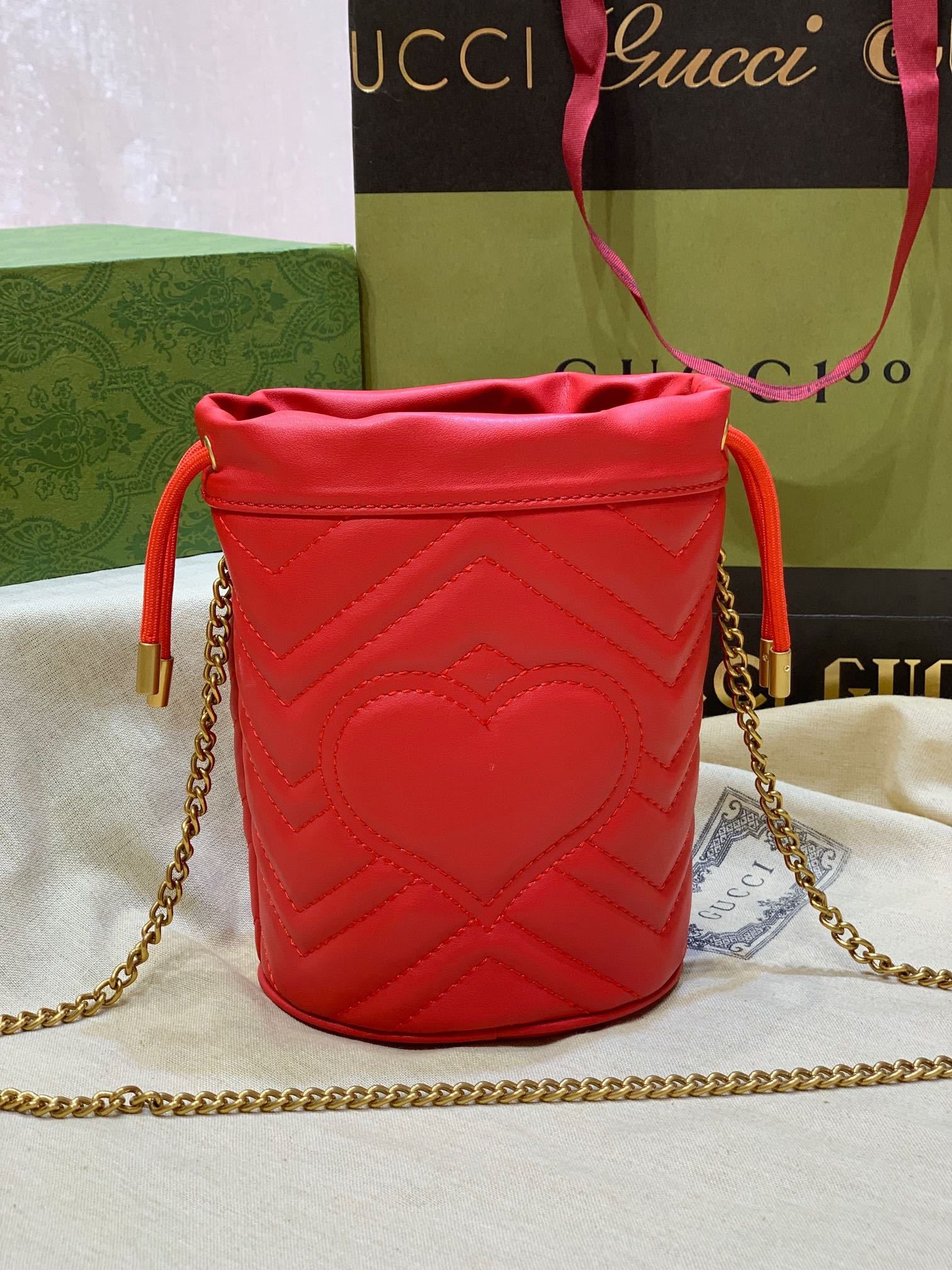 GG Marmont Mini Bucket bag 575163 LM051 19cm