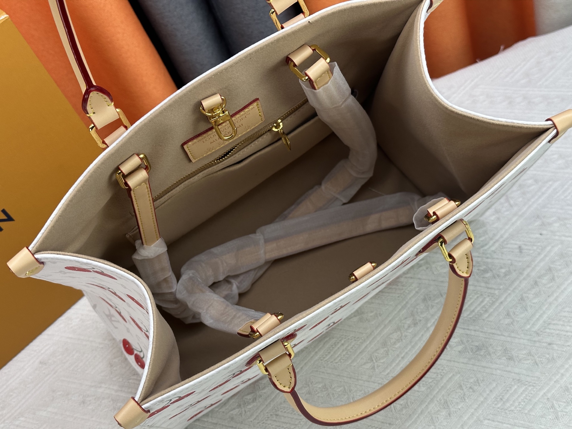 Louis Vuitton Onthego  Medium Handbag M45039