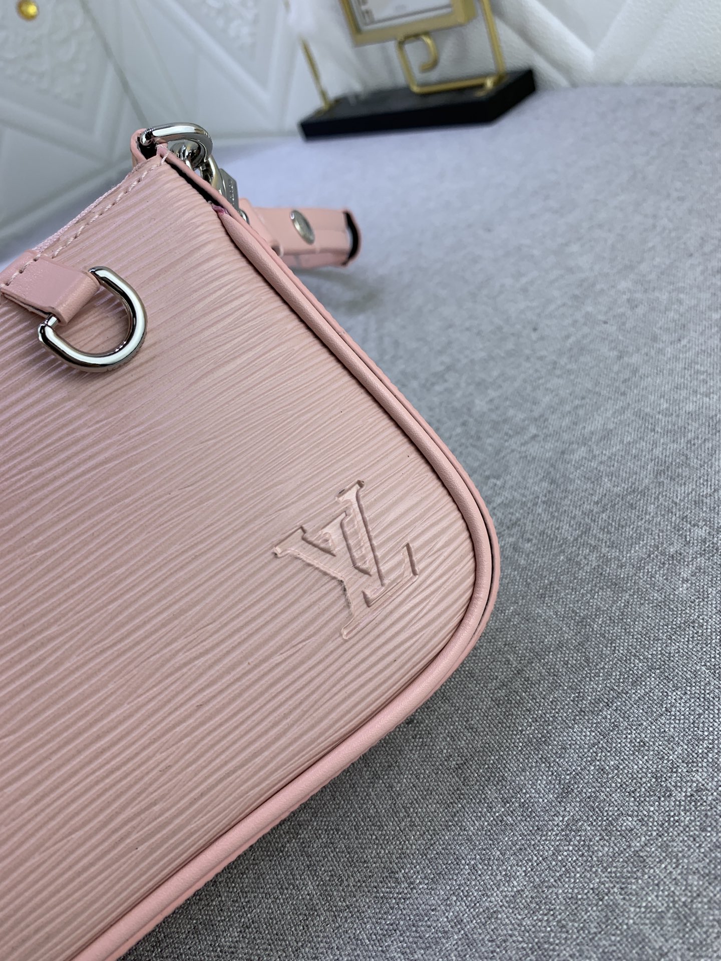 LV Easy Pouch On Strap Pink water ripples M80349 MQ051 19cm