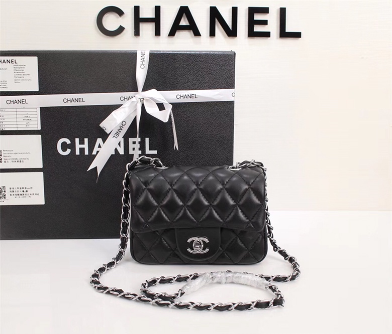chanel1115PYD041 18x14x7 cm Silver logo