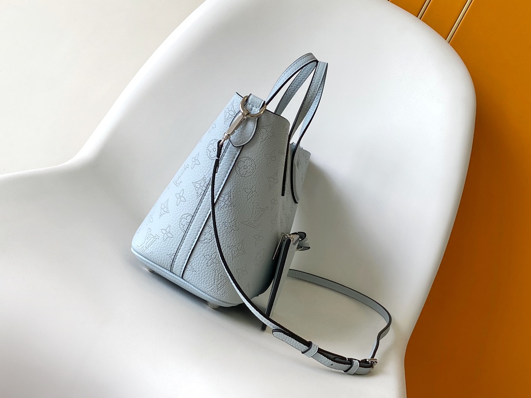 Louis Vuitton 10A Handbag Shoulder Bag Top Mirror Quality Version Blossom M24930