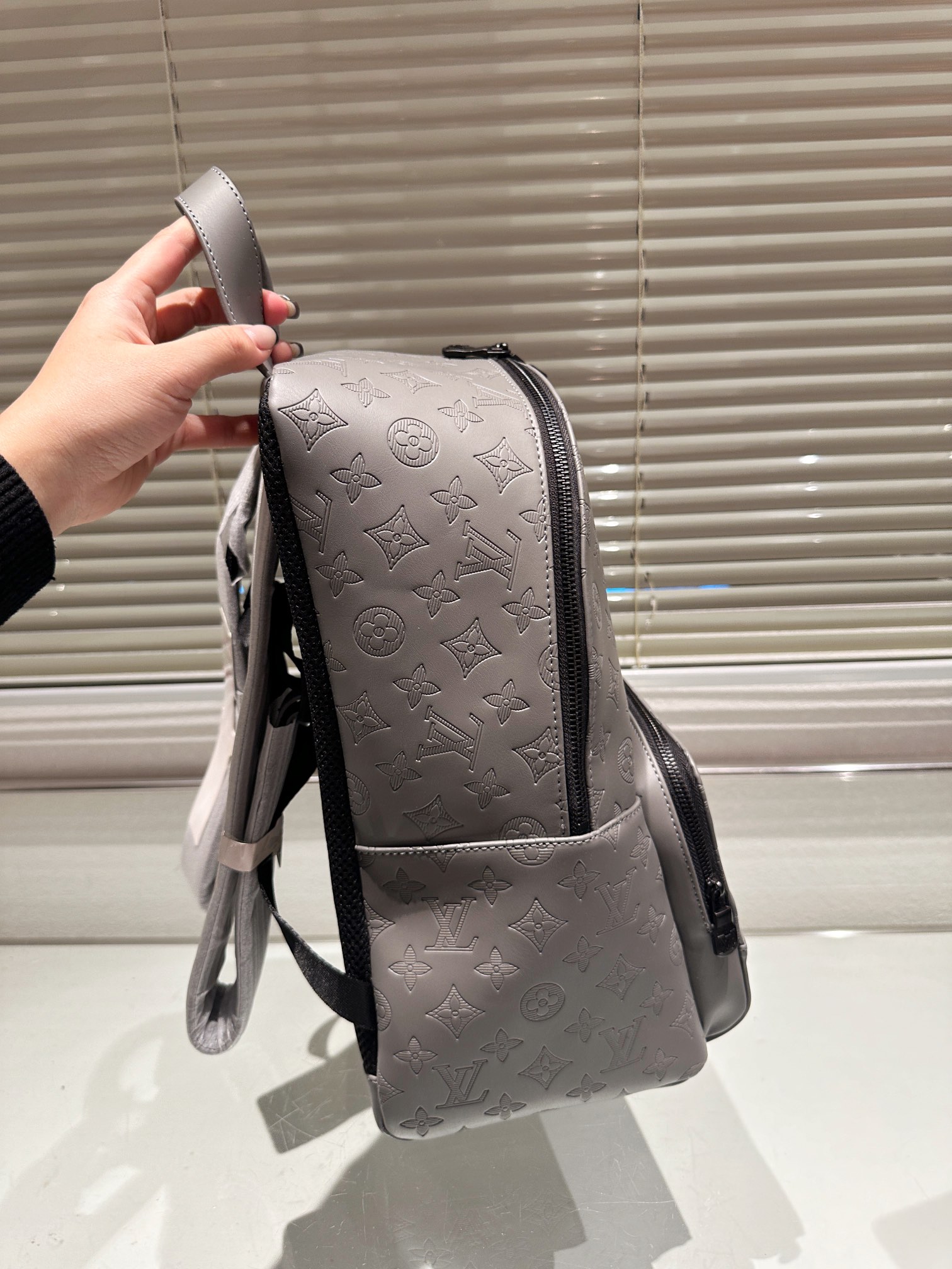 LV Discovery Backpack 43186 LLS571 38cm