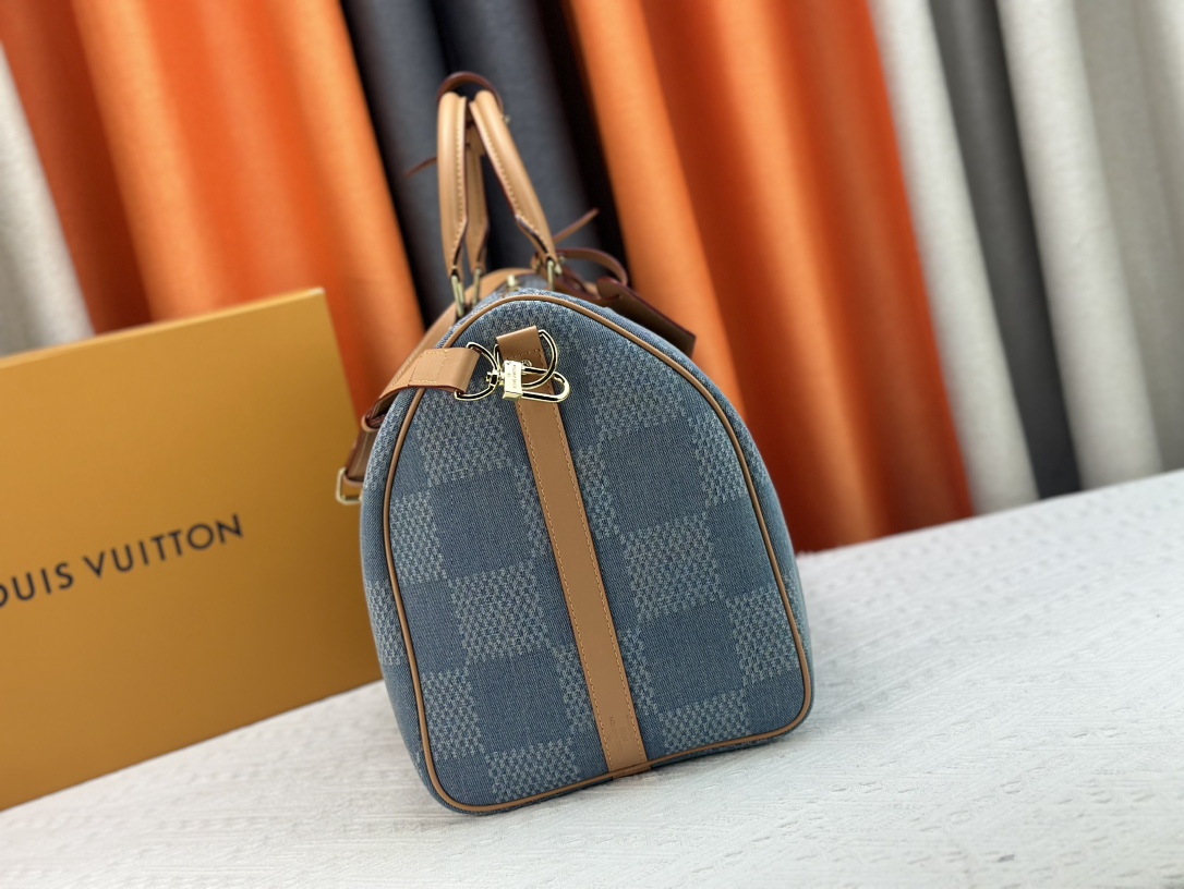 Louis Vuitton Keepall Bandoulière 45 travel bag