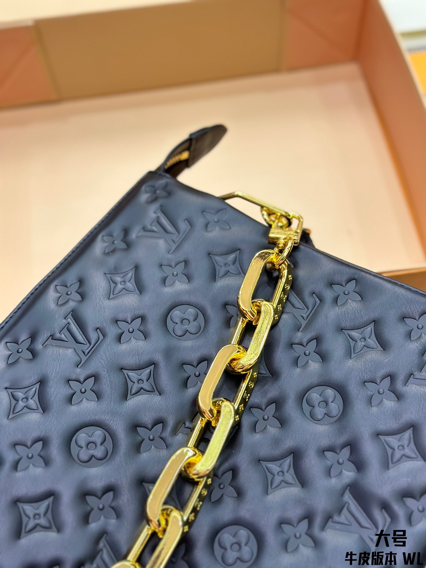 10A + quality LV Coussin MM M23057 DB022 34cm