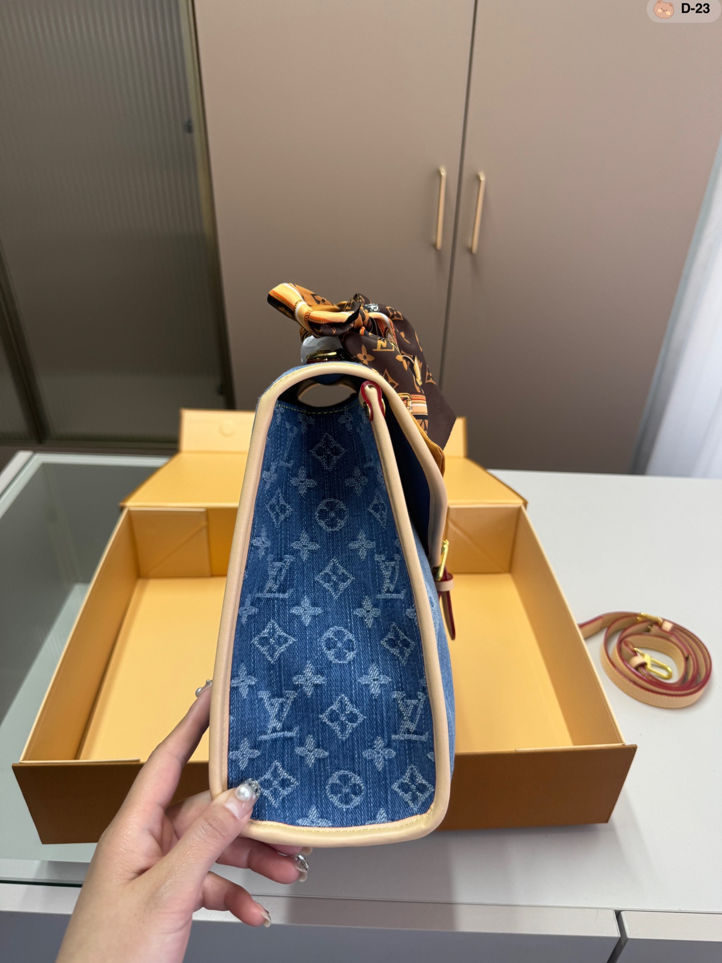 LV Messenger Bag 013 DB081 37cm