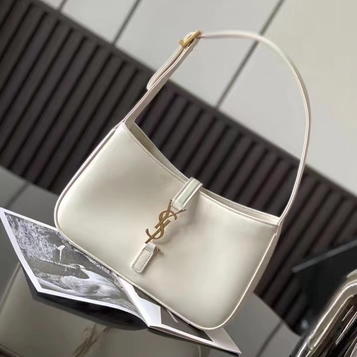 YSL LE 5 À 7 HOBO BAG IN SMOOTH LEATHER