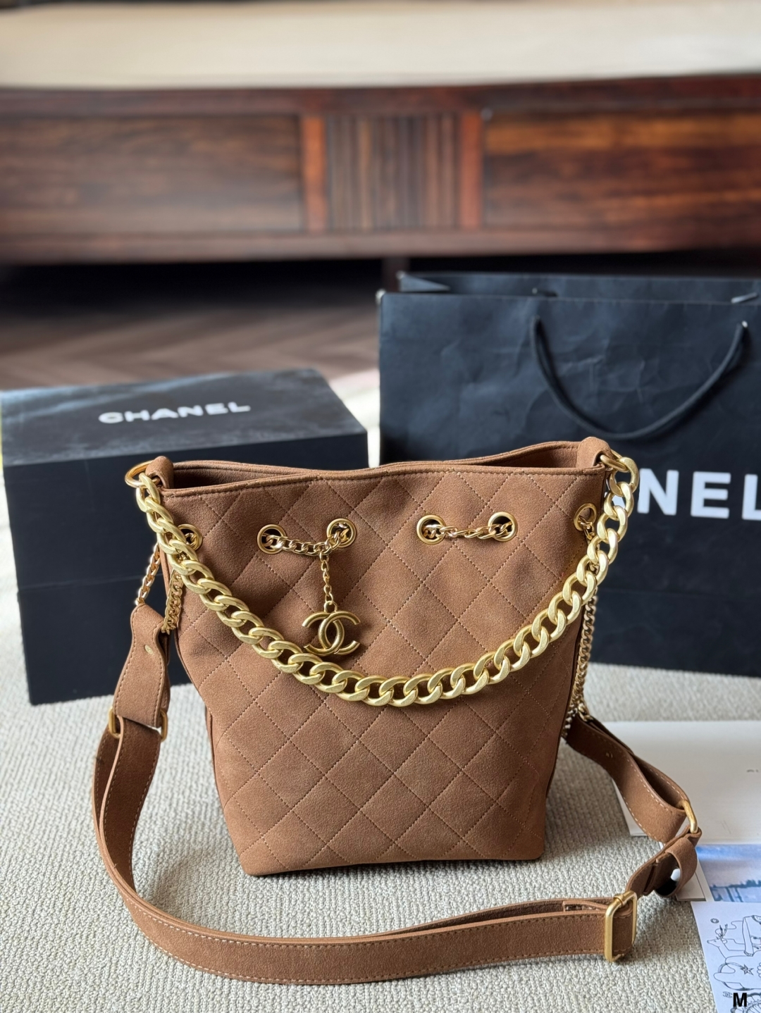 Chanel Bucket Bag 040 DB581 28cm