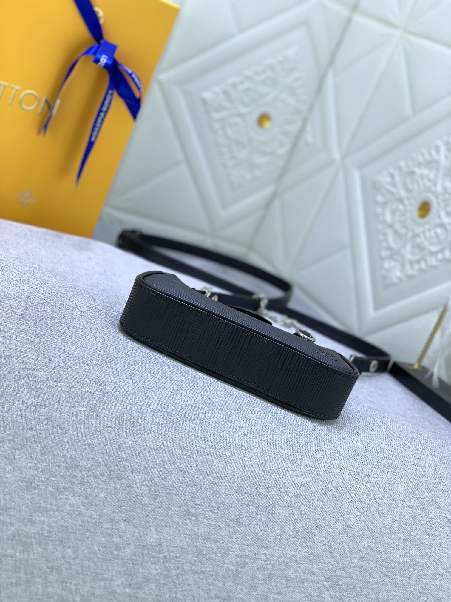 LV Easy Pouch On Strap Black water ripples M80349 MQ051 19cm