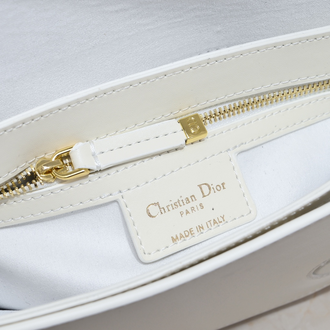 Dior CD Signature Bag With Strap 5777 XB002 21cm