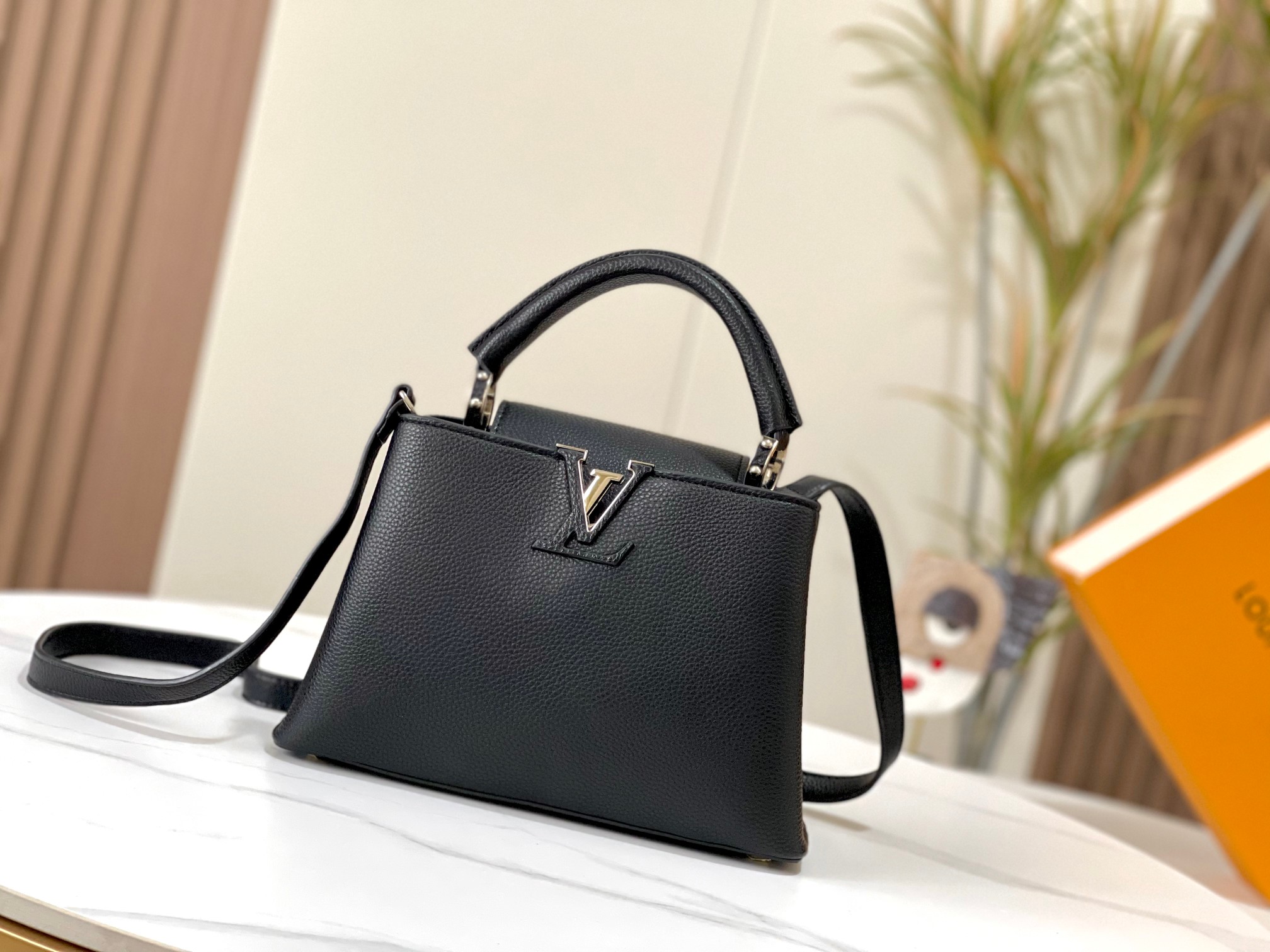 LV Capucines Bag M94519 LM002 27cm