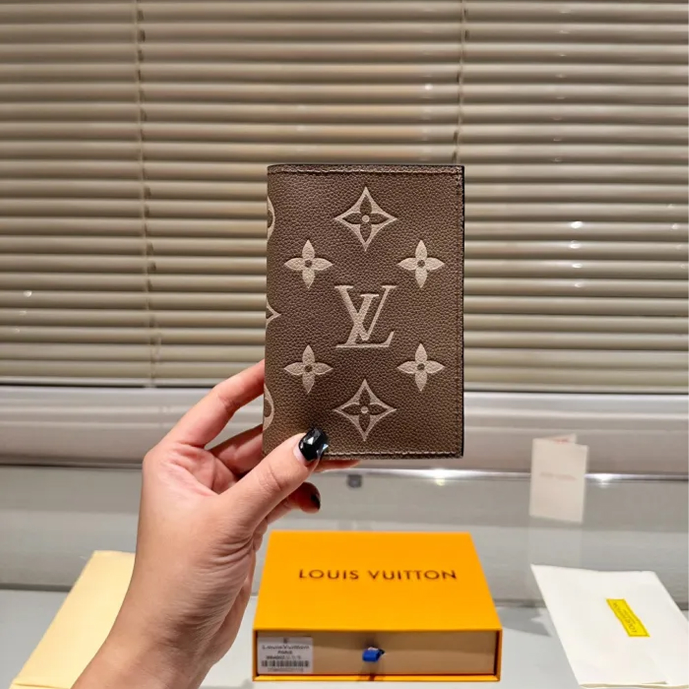 LV Passport holder 008 DB511 10cm