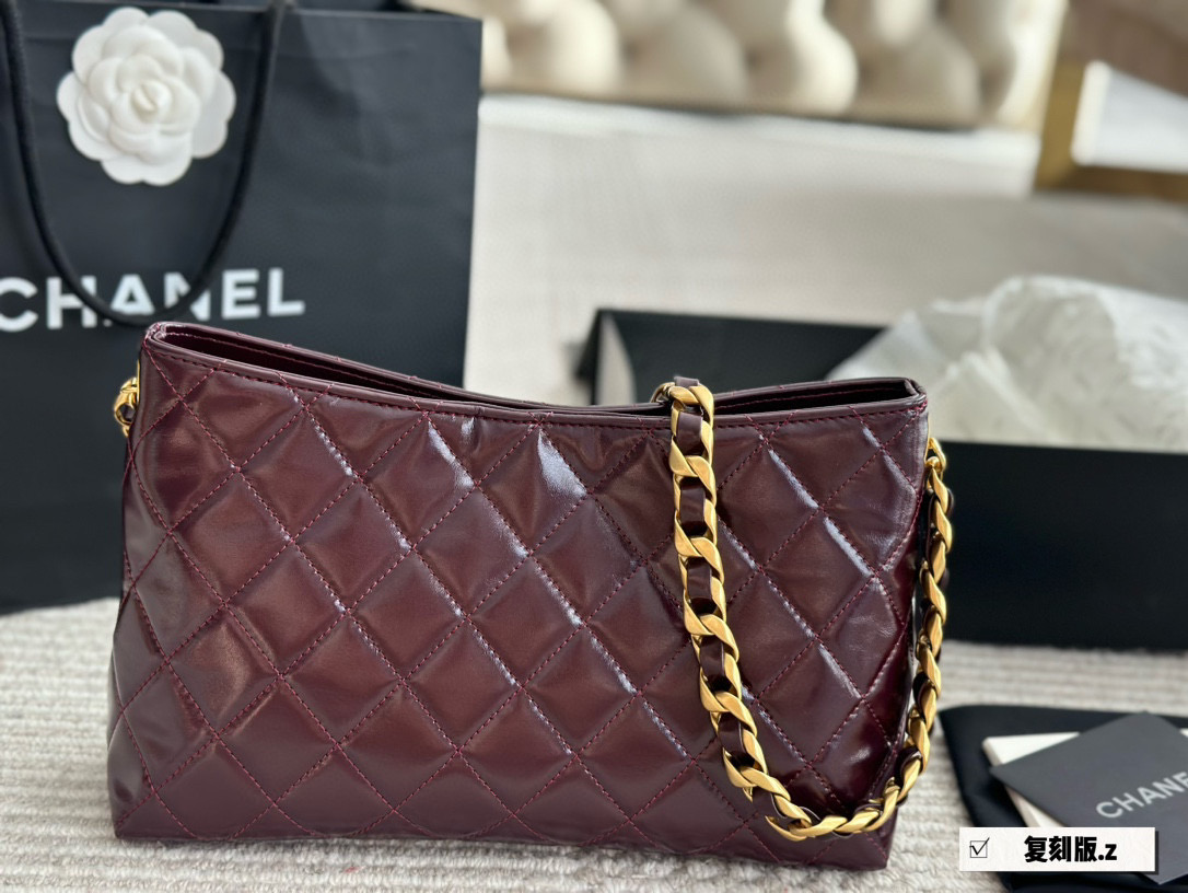 Chanel Hobo Bag 035 DB581 28cm