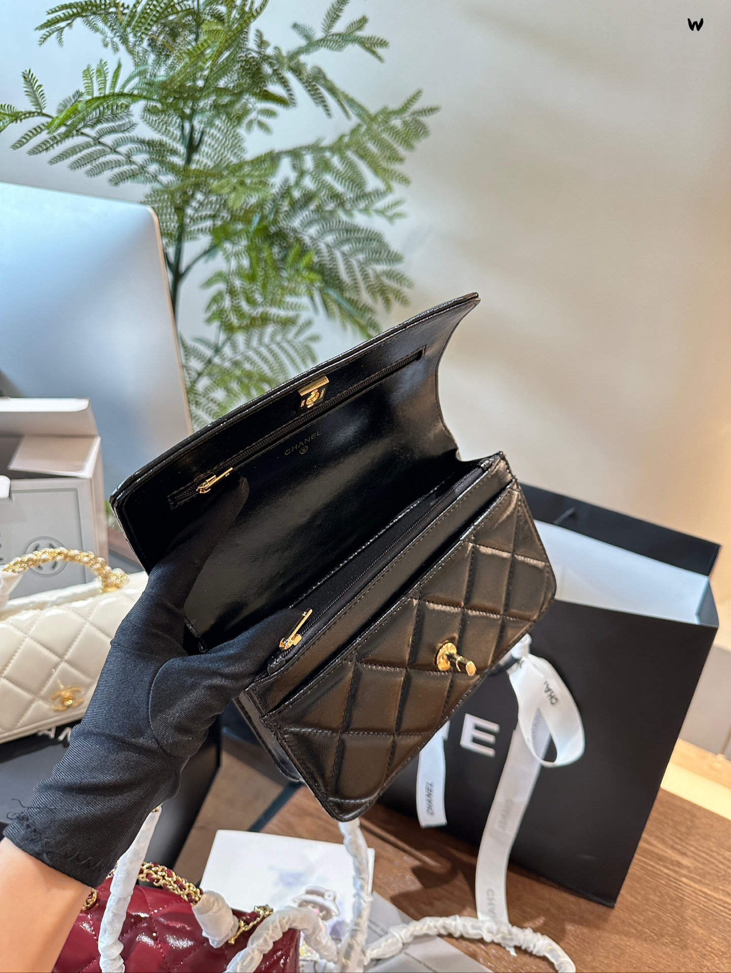 Chanel Shoulder Bag 041 DB091 20cm