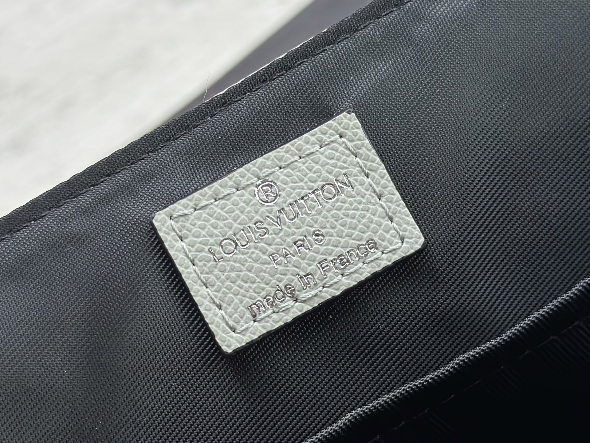 Louis Vuitton DISTRICT small messenger bag M46255 M42711 M42710