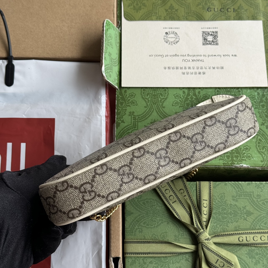 Gucci Chain Bag 784732 LM071 19cm