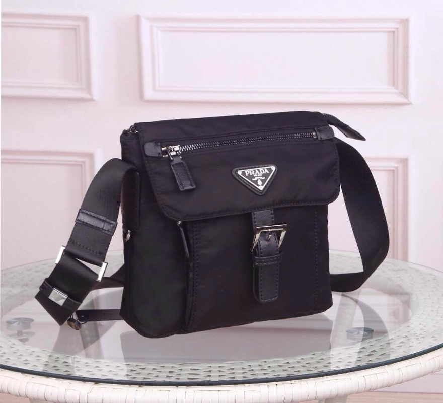 Prada8994HMF011 22*20*10 cm