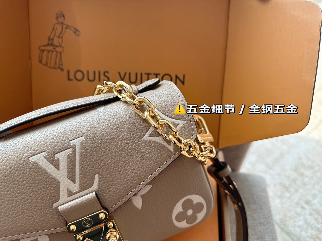 LV Pochette Métis East West Bag M23081 LM002 21.5cm
