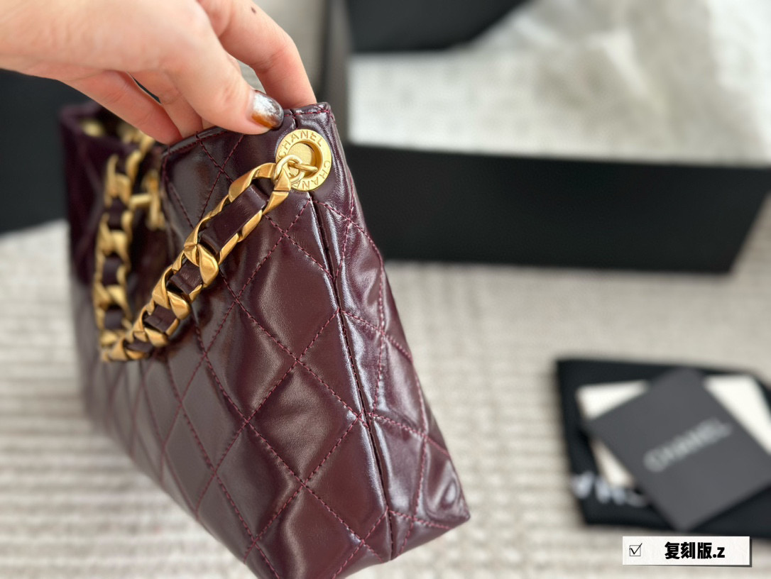 Chanel Hobo Bag 035 DB581 28cm