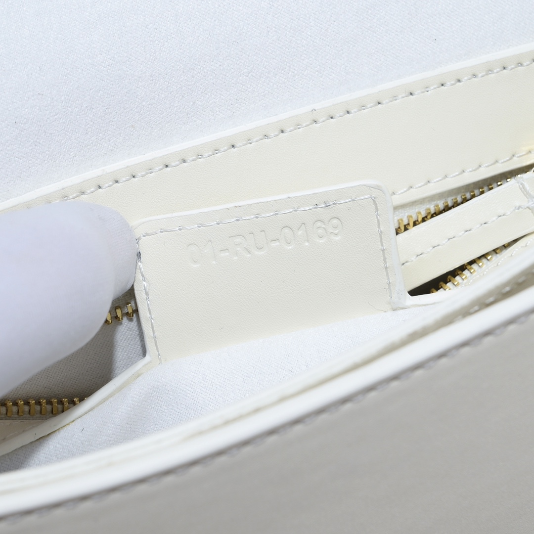 Dior CD Signature Bag With Strap 5777 XB002 21cm