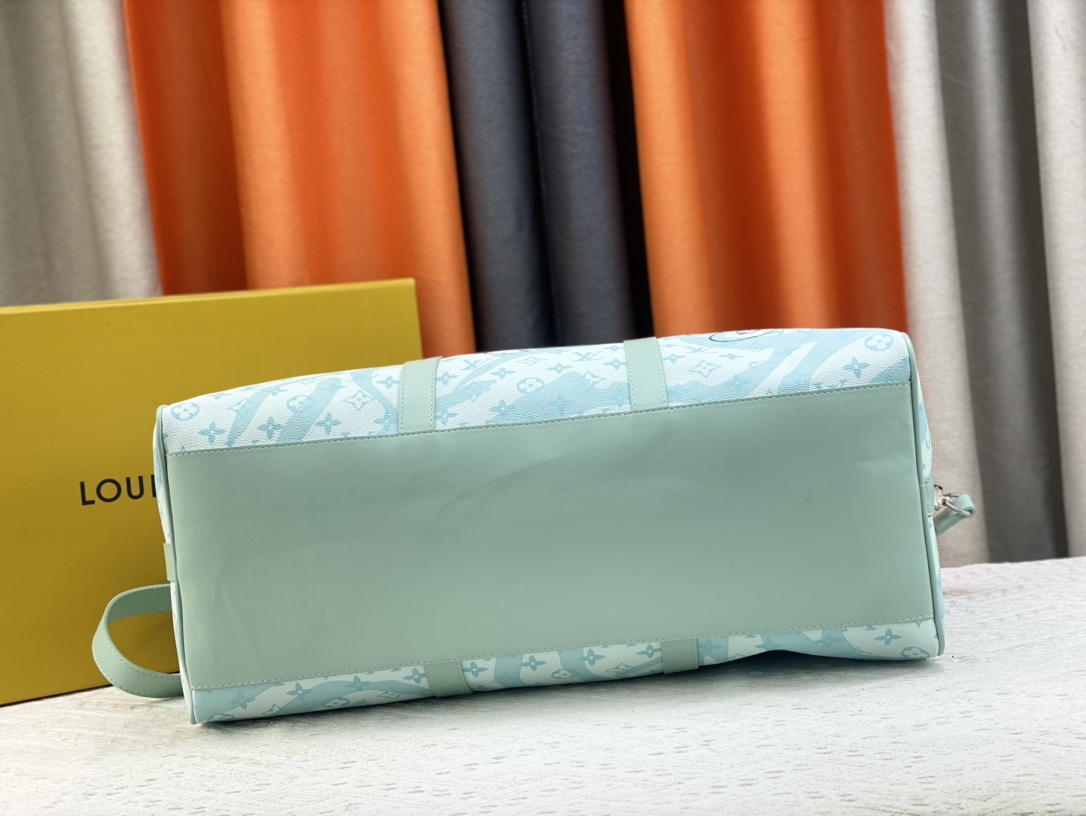 Louis Vuitton keepall travel bag M22570