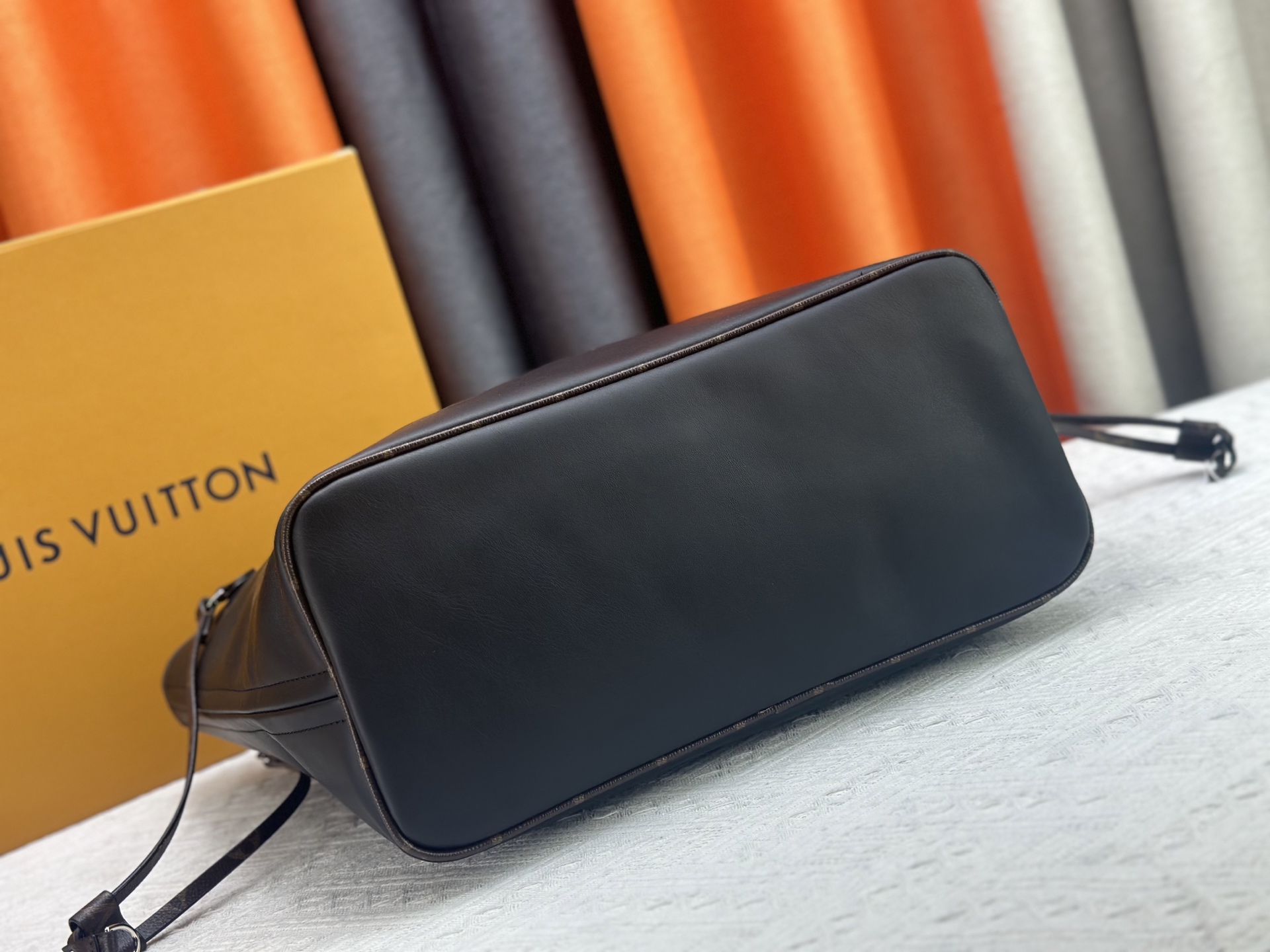 Louis Vuitton Neverfull Medium Handbag M14210  M45686  M46649 M58907 M46329 M21579 M45685 M46676 M40995