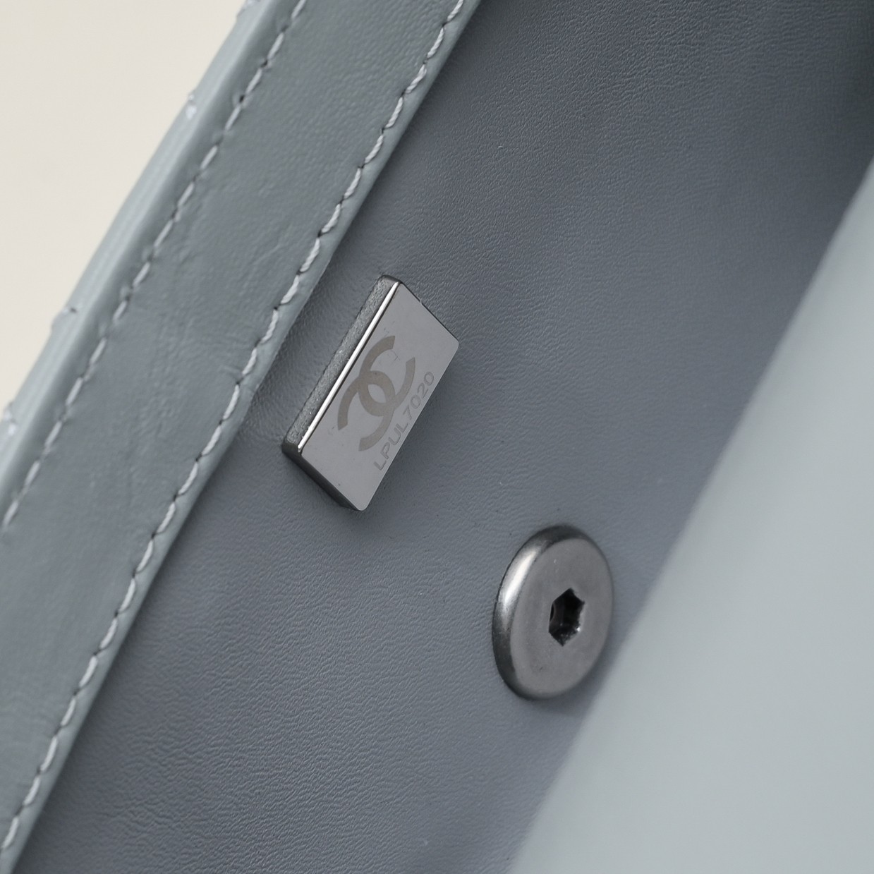 Chanel Cross Body Metal Ball Chain Shoulder Bag Handbag