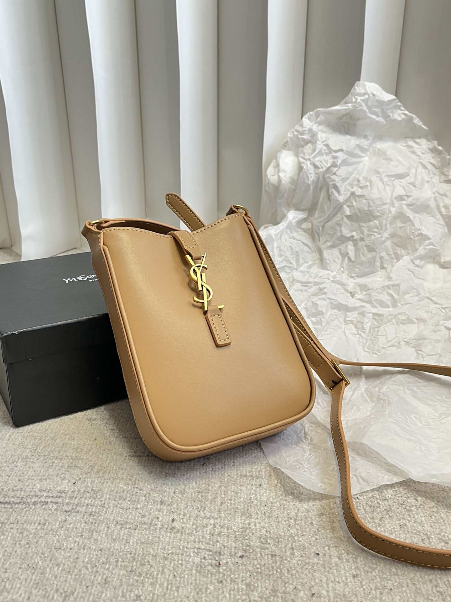 LE 5 À 7 Mini Hobo Bag Apricot 735214 LM021 13cm