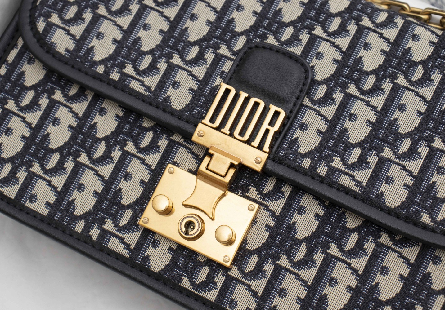 Addict Messenger Bag Blue print 1013 XB091 24cm