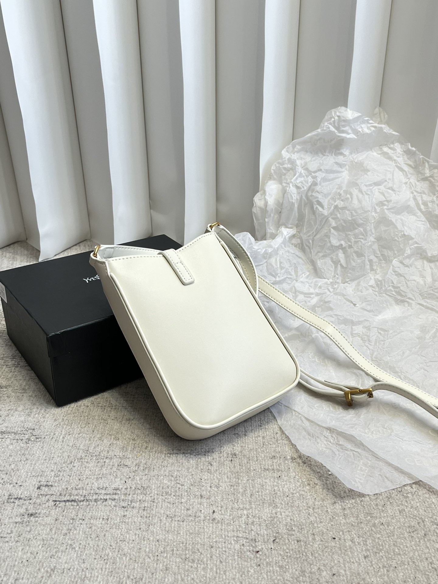 LE 5 À 7 Mini Hobo Bag White 735214 LM021 13cm