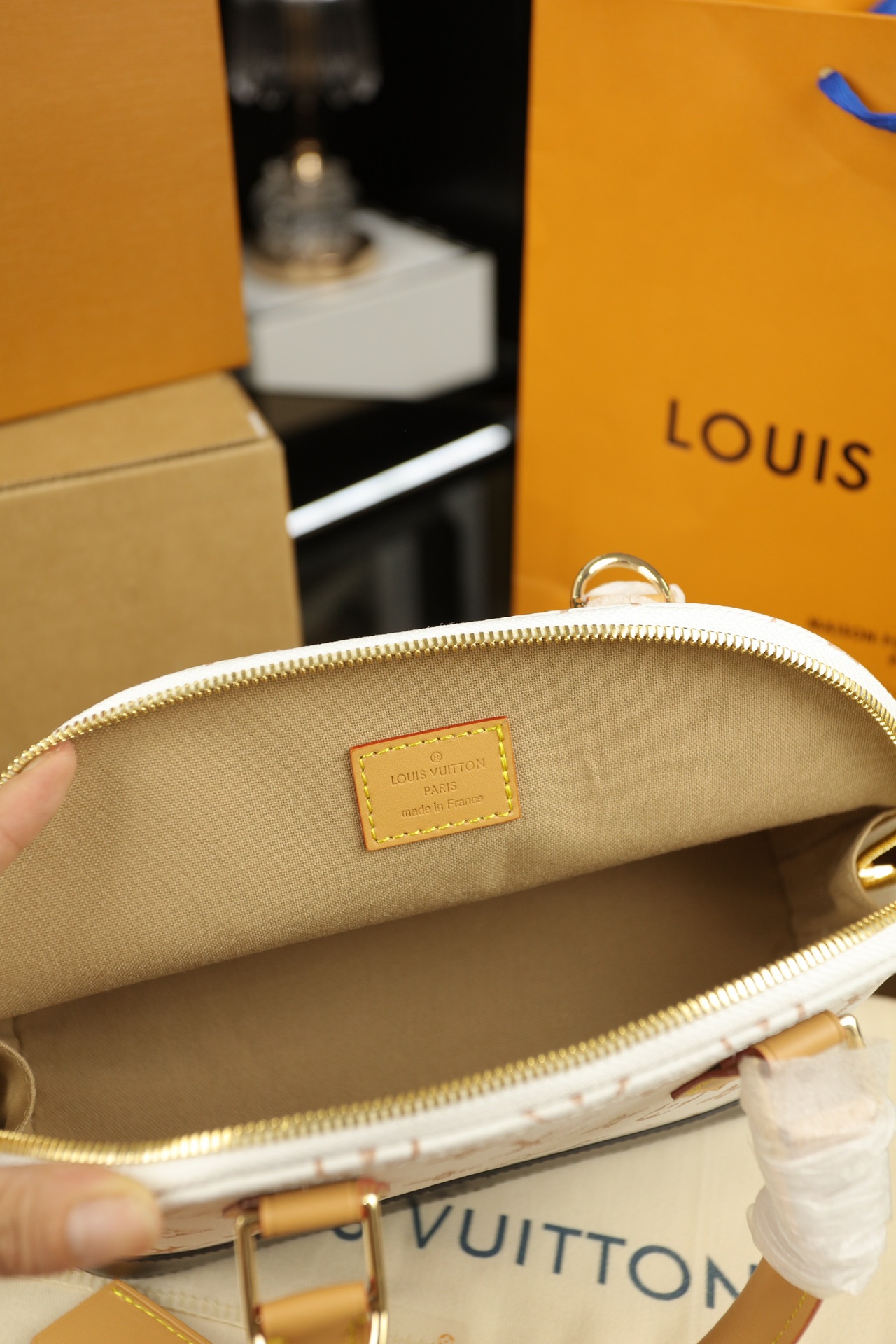 LV Alma BB Bag 001 LLS091 25cm