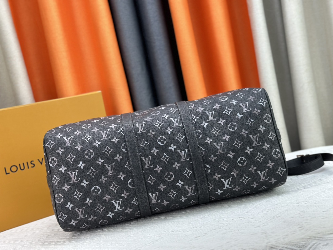Louis Vuitton Keell Bandoulière 50 travel bag