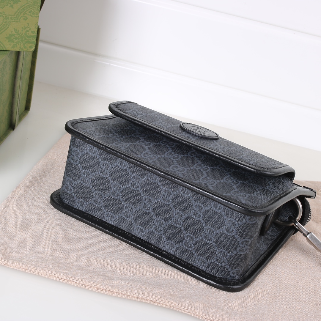 Messenger bag with Interlocking GG  674164