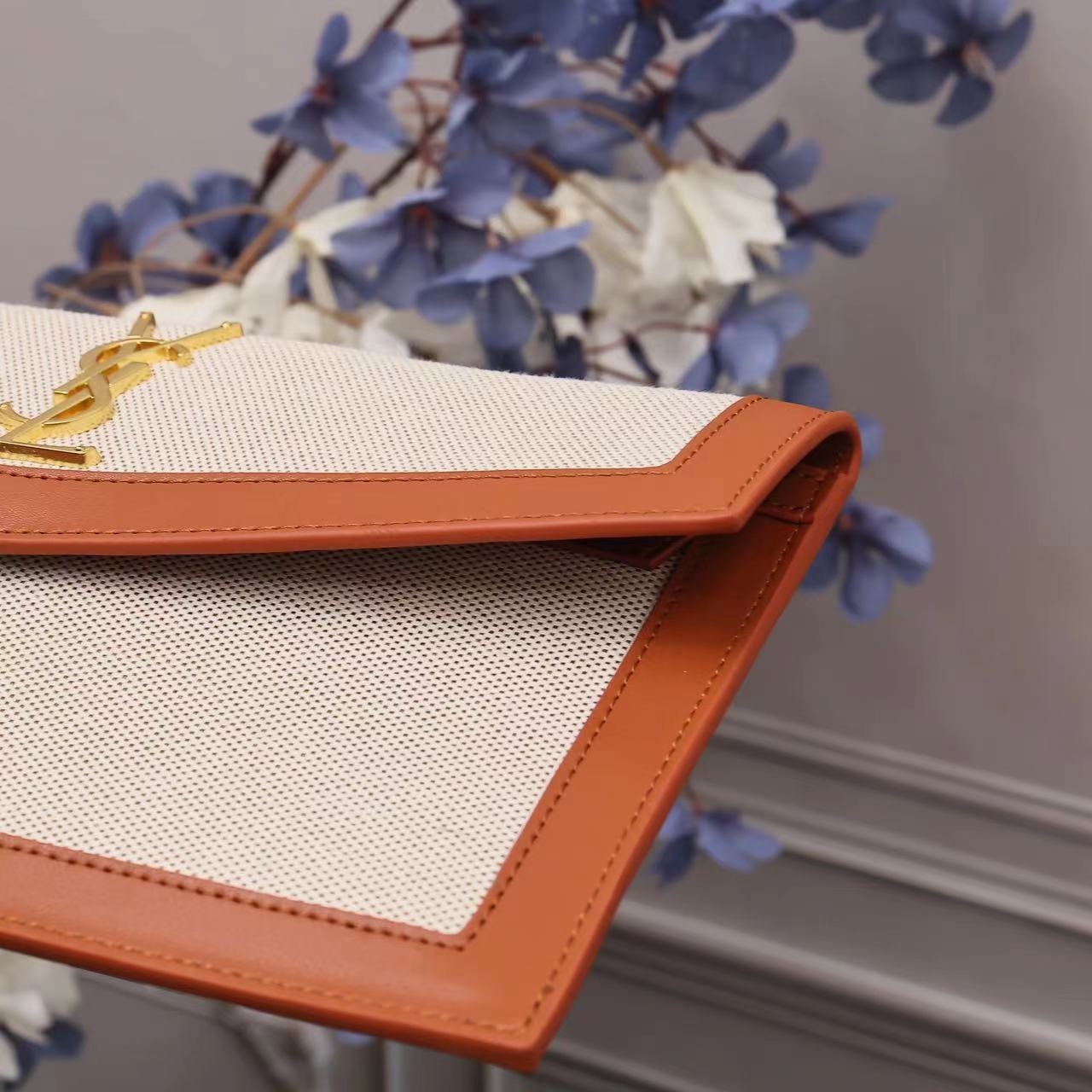 YSL Uptown Clutch 565739 LM031 27cm