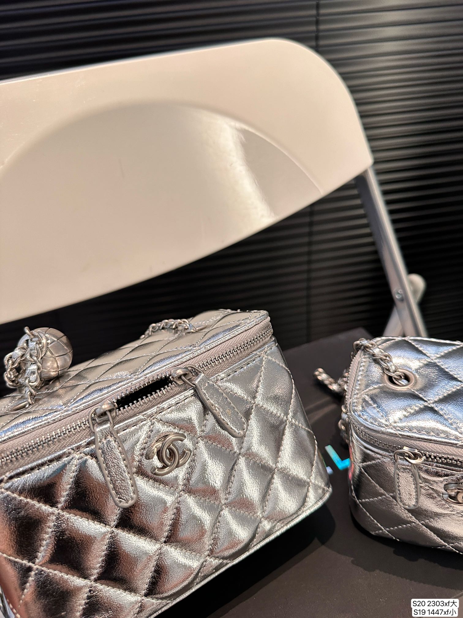 Chanel Handbag 2303 LLS061 10.5-16cm