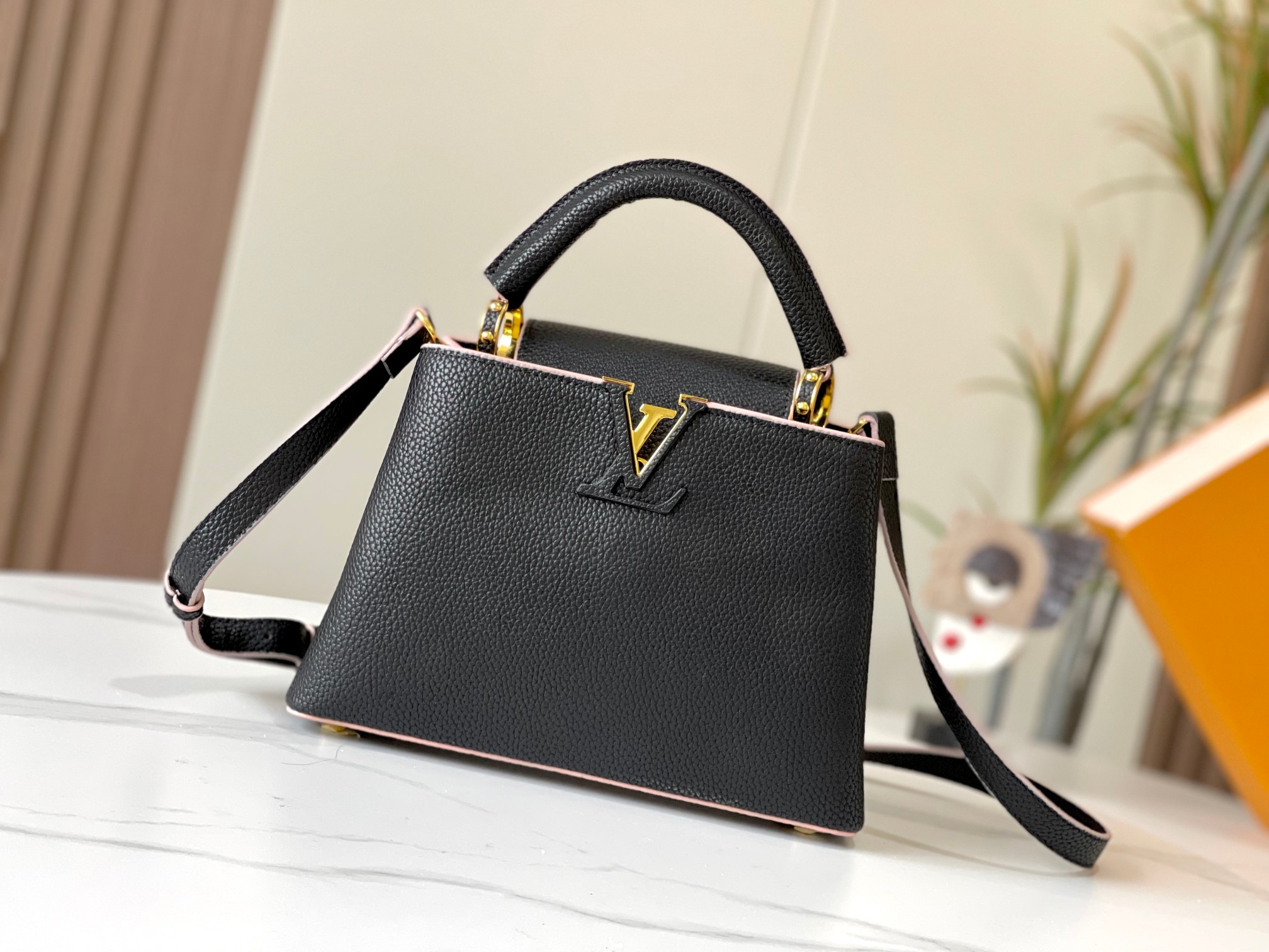 LV Capucines Bag M94519 LM002 27cm