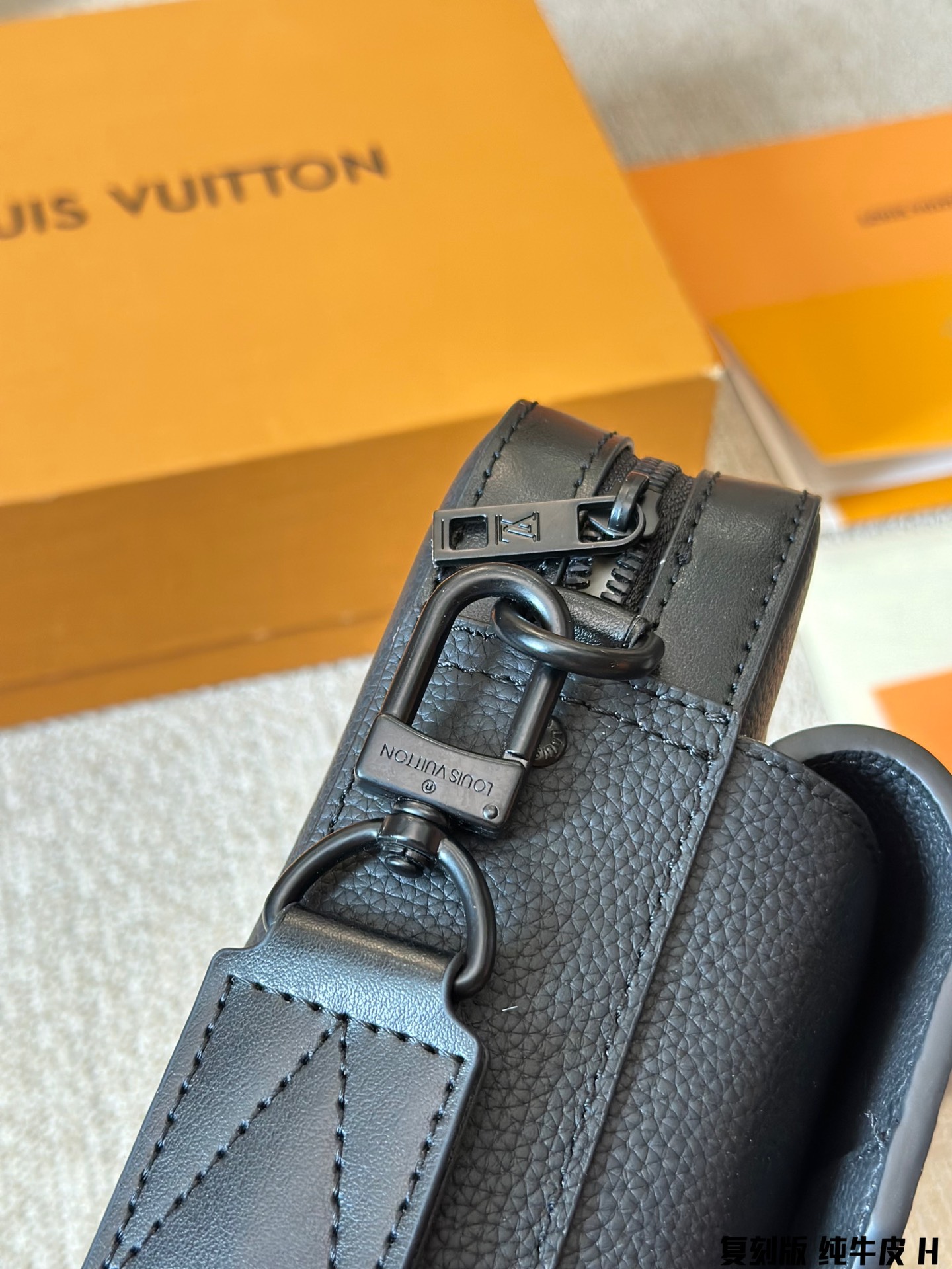 10A + quality LV Fastline Messenger Bag M22482 DB552 23.5cm