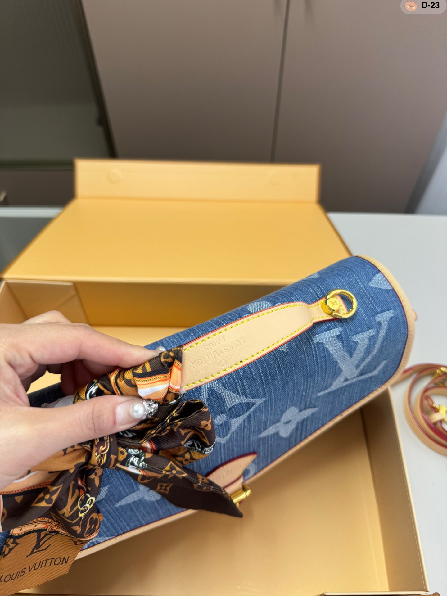 LV Messenger Bag 013 DB081 37cm