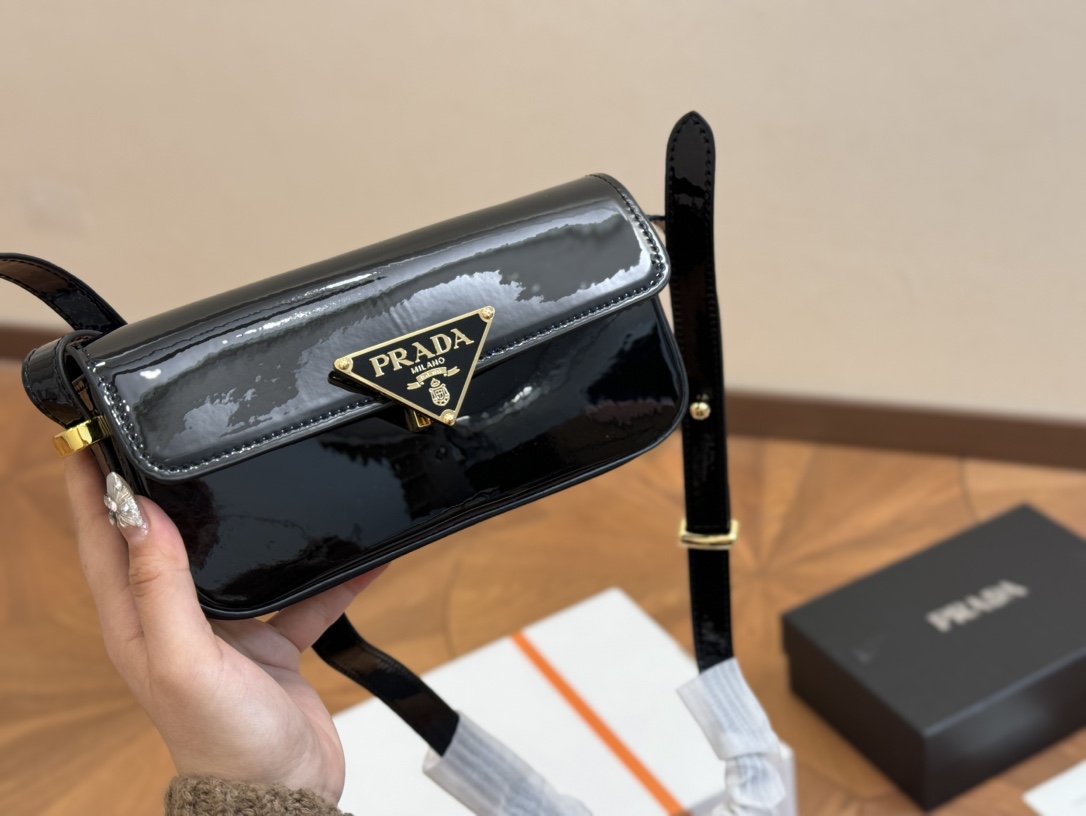 Prada Shoulder Bag 003 DB551 21cm