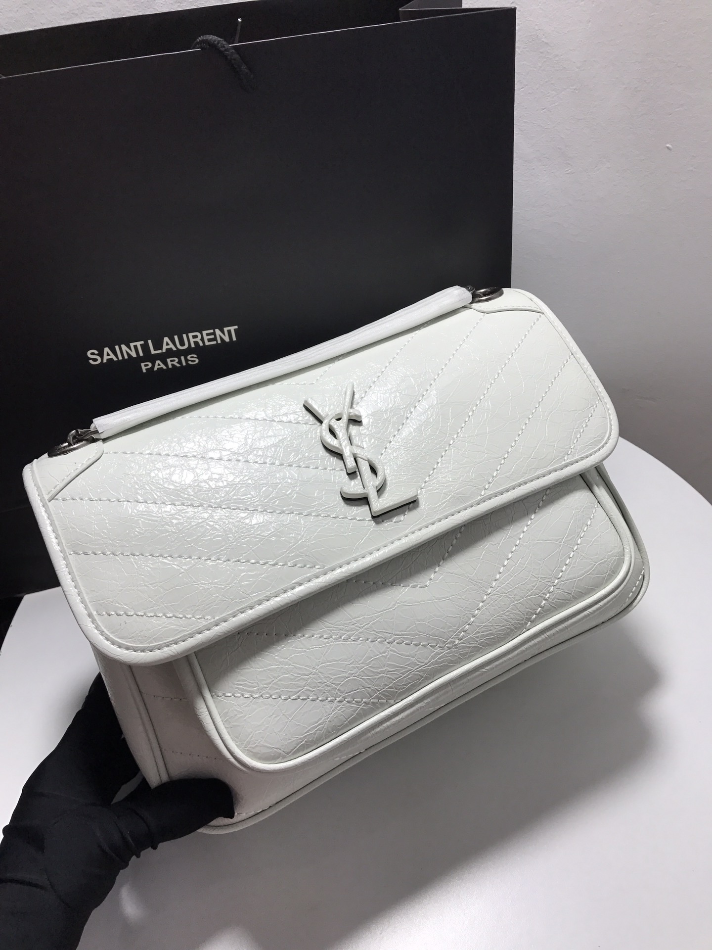 YSL NIKI MEDIUM CHAIN BAG IN VINTAGE CRINKLED LEATHER 28CM
