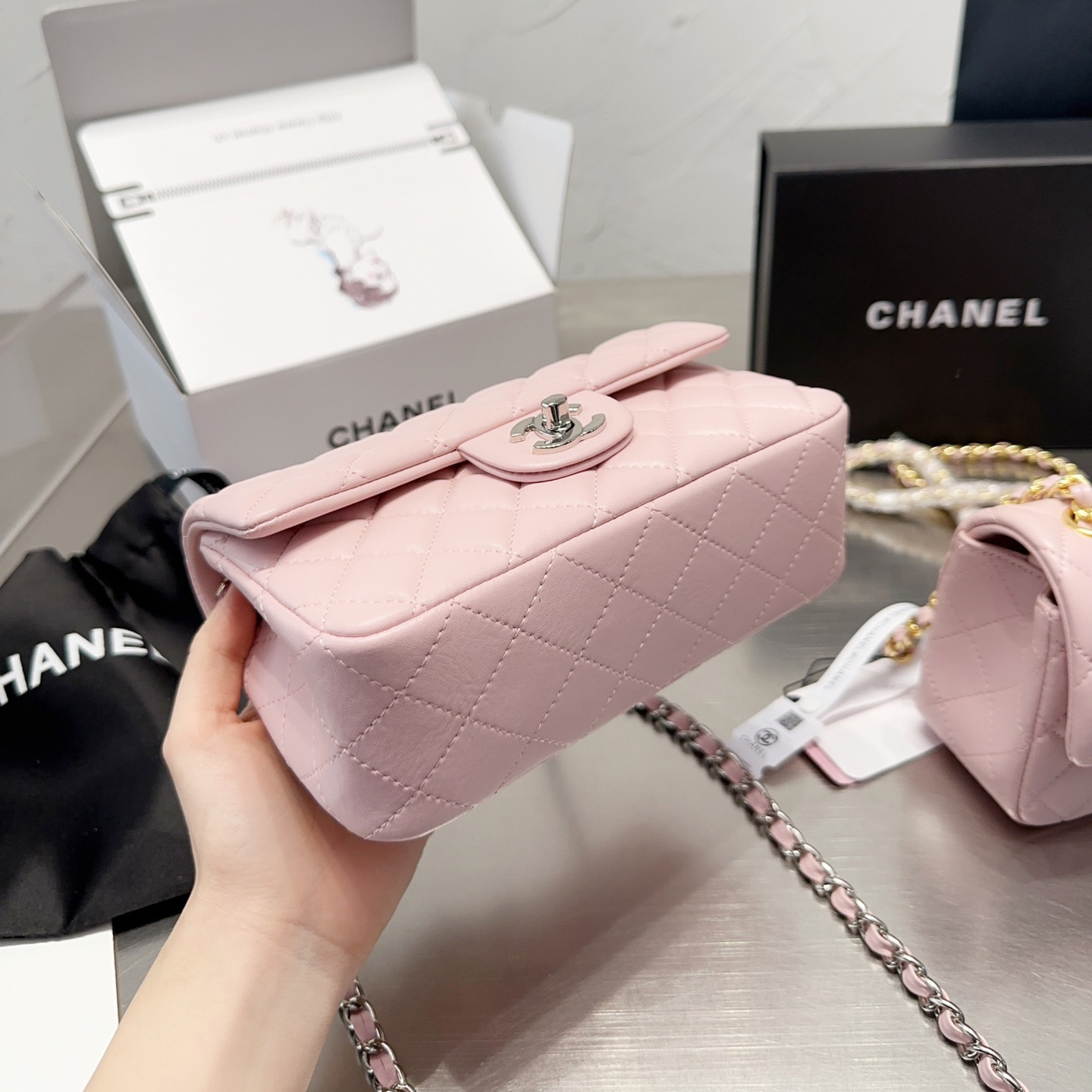 Chanel Classic Pink Flag Bag Small 20cm- Lambskin Shoulder Bag (Replica)