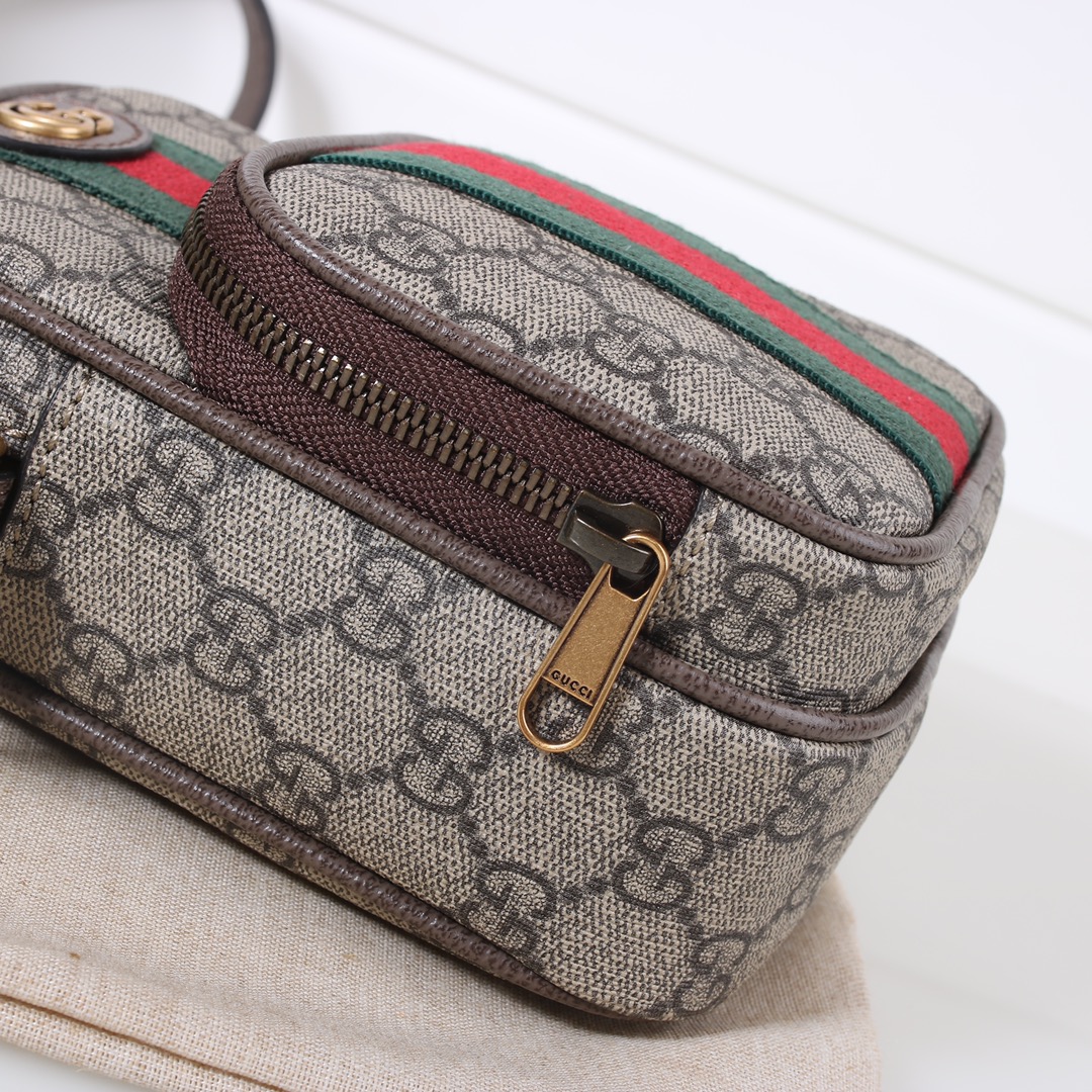 GUCCI 671682 12x16x7 cm