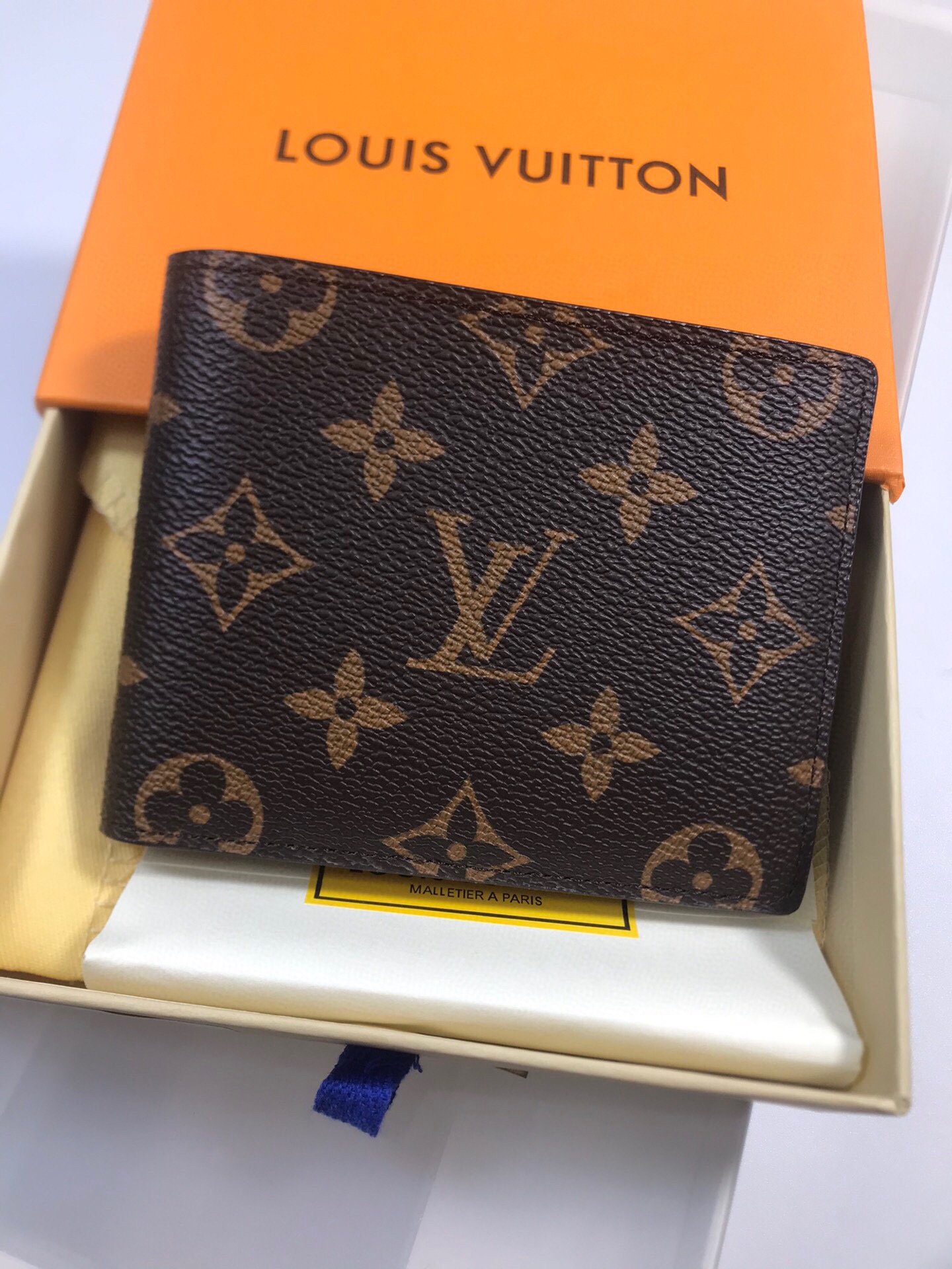 LVM60895HY05 12x9 cm