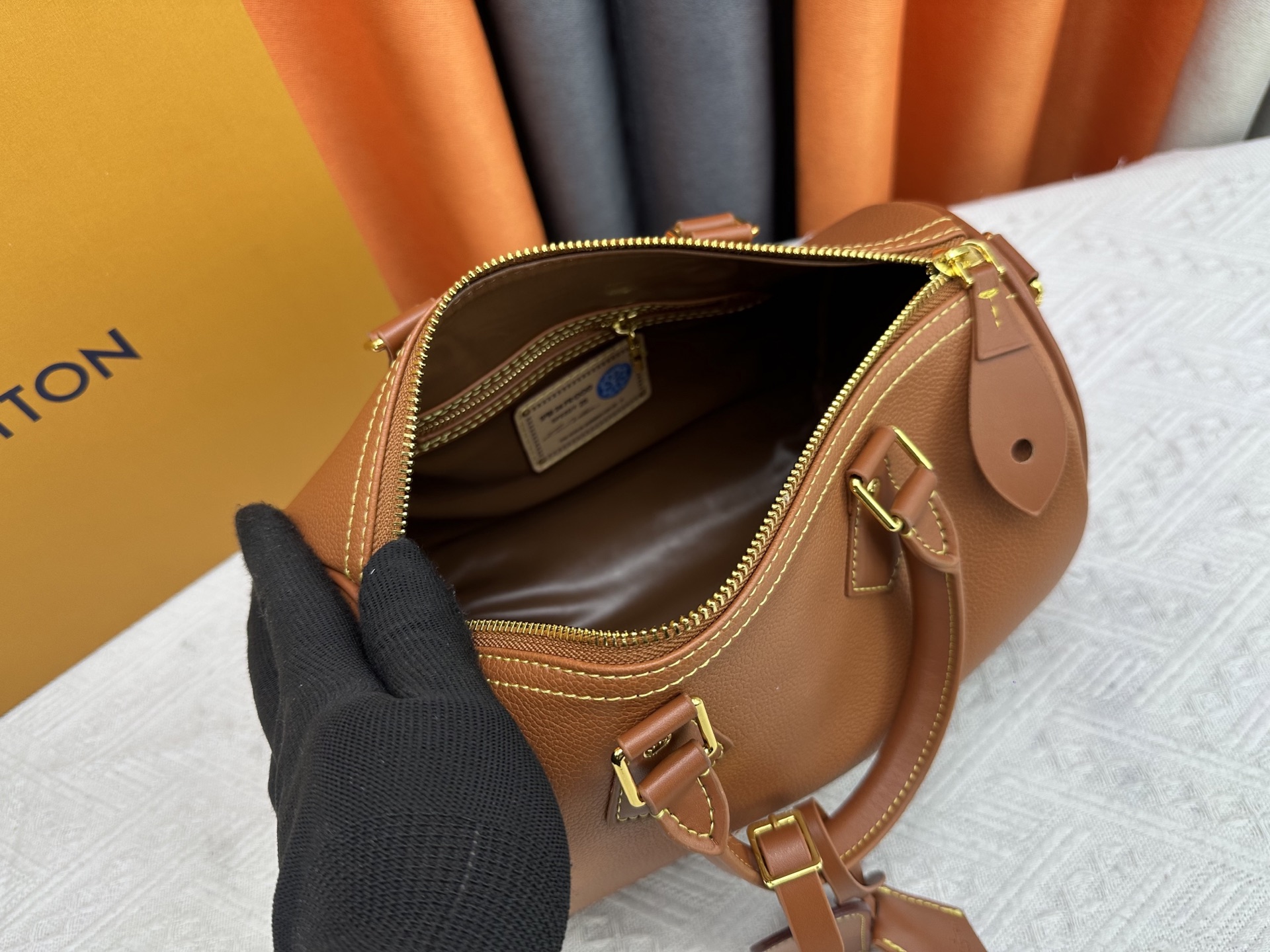 Louis Vuitton Speedy 25 Handbag M12672 M12673