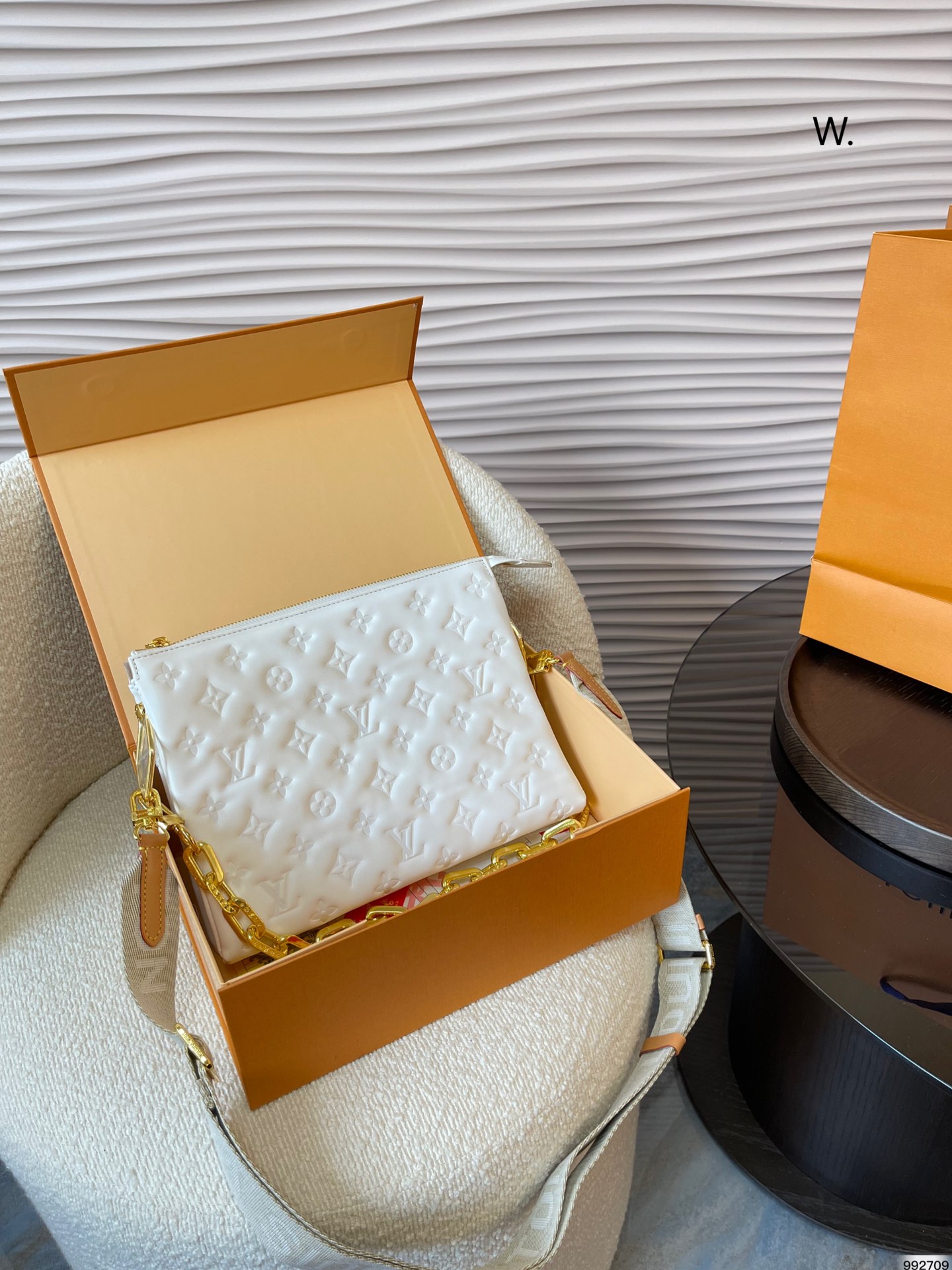 10A + quality LV Coussin PM M57793 DB081 27cm