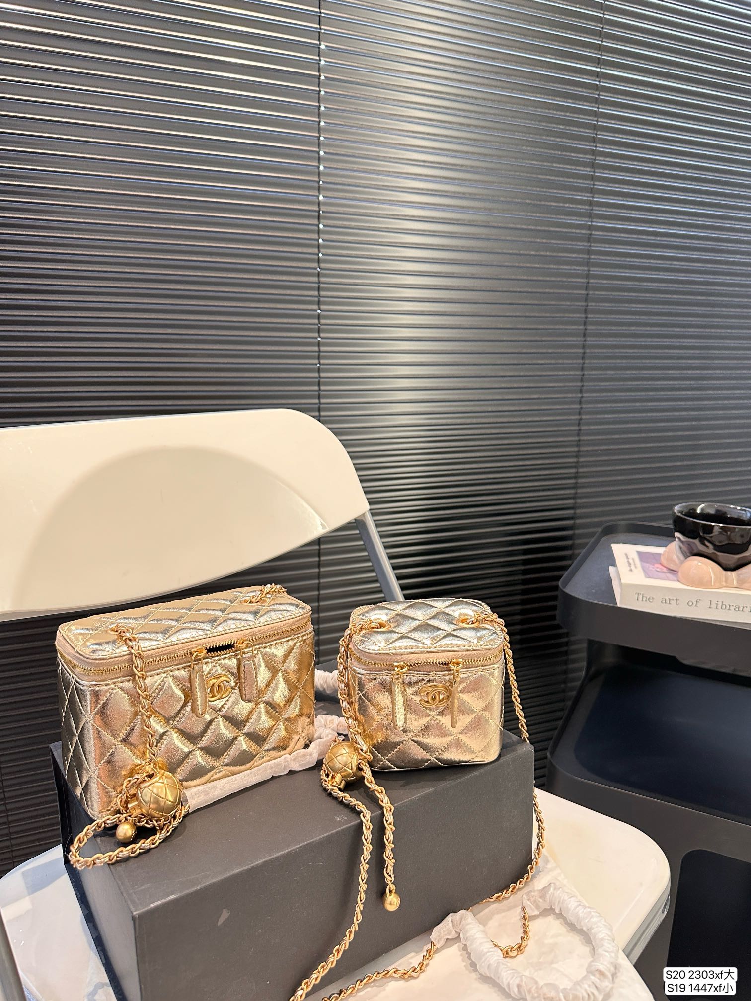 Chanel Handbag 2303 LLS061 10.5-16cm