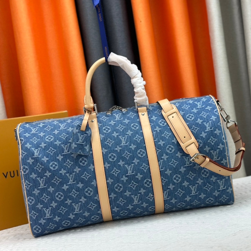 Louis Vuitton Keepall Bandoulière travel bag