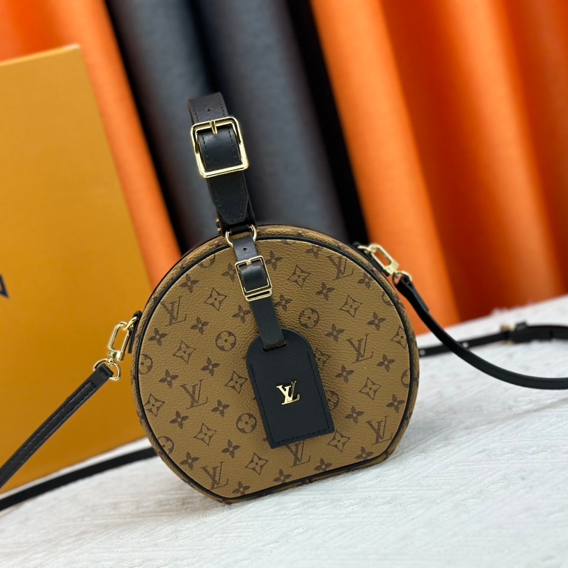 Louis Vuitton Runway Bucket Bag M43514