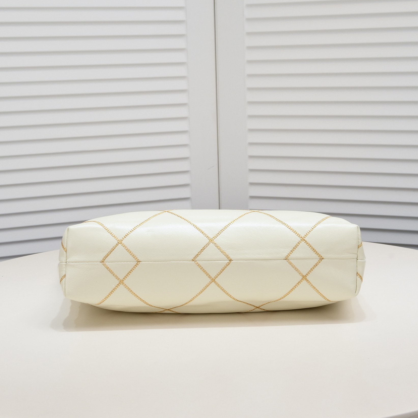 Chanel 22 Bag Pearl Bag Golden Thread Large Shoulder Bag Handbag