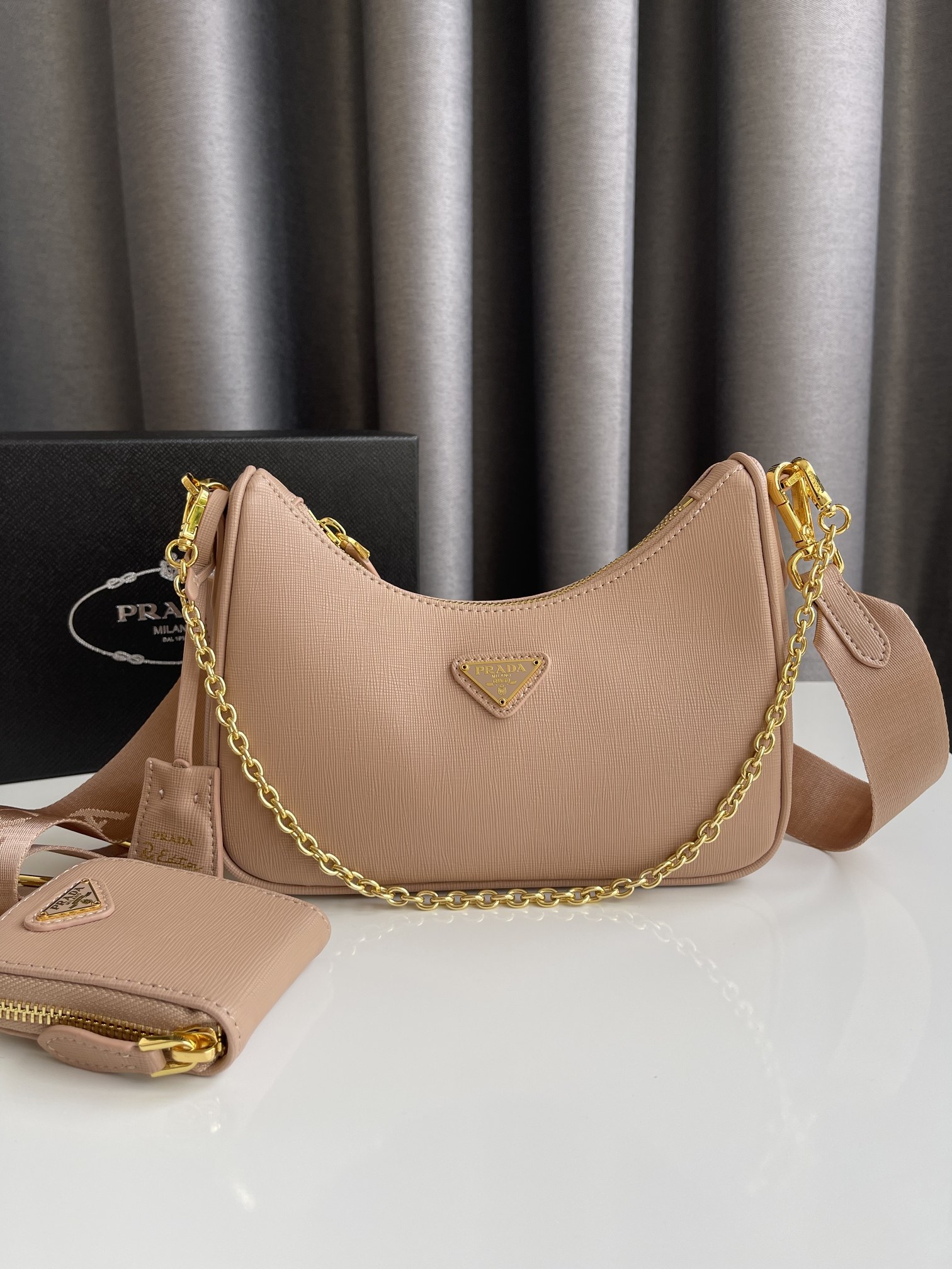 Prada Re-Edition 2005 Saffiano leather bag